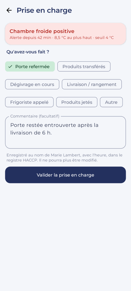 Prise en charge d'une alerte : choix de l'action corrective et commentaire, enregistrés au nom de la personne